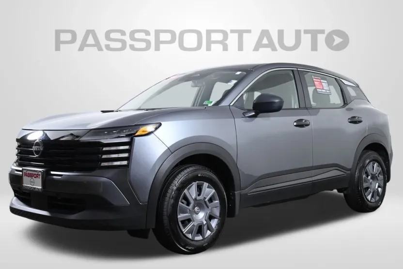 2025 Nissan Kicks S photo 1