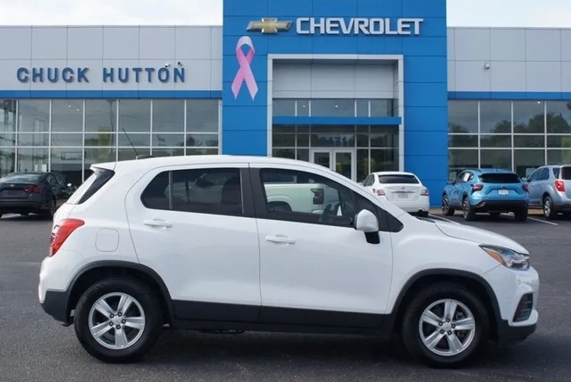 2021 Chevrolet Trax LS photo 1