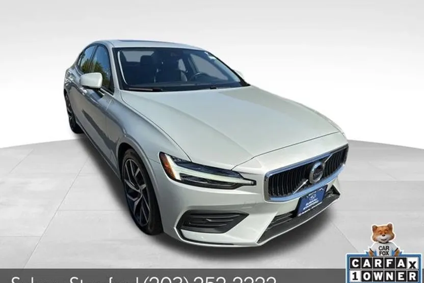 2019 Volvo S60 T6 Momentum photo 1