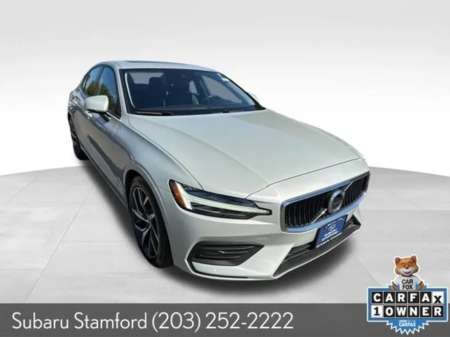 2019 Volvo S60 T6 Momentum photo 1