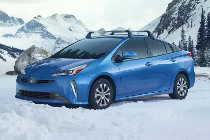 2019 Toyota Prius L photo 1