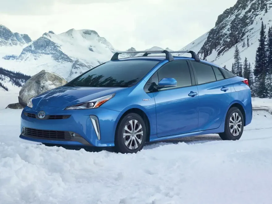 2019 Toyota Prius L photo 1