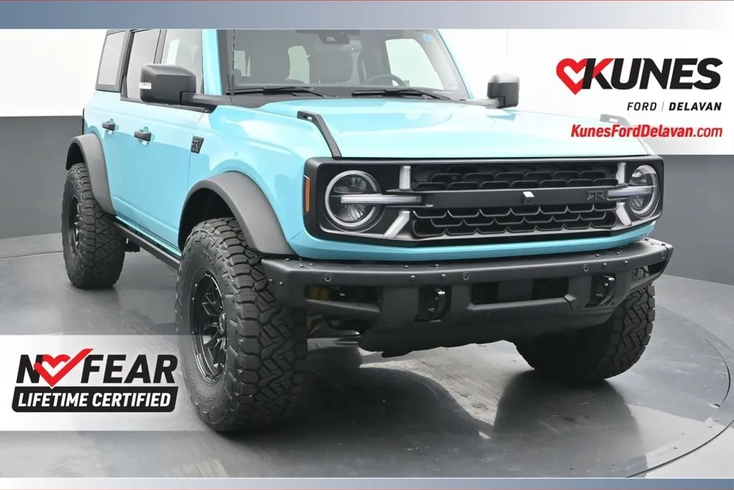 2025 Ford Bronco Badlands photo 1