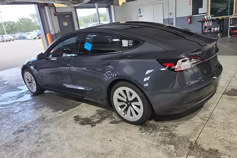 2021 Tesla Model 3 Long Range photo 1