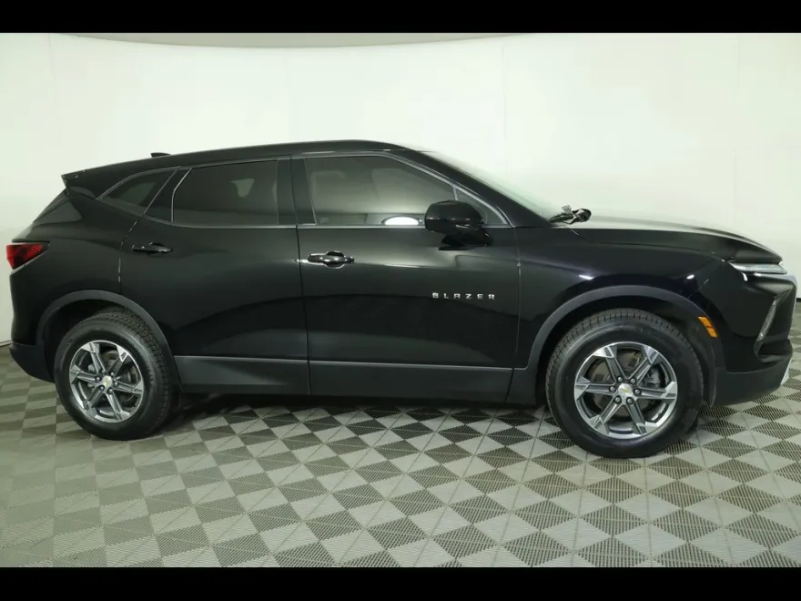 2024 Chevrolet Blazer 2LT photo 1