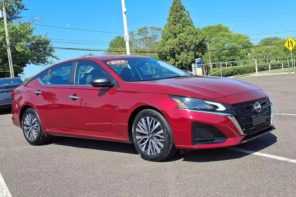 2024 Nissan Altima 2.5 SV photo 1