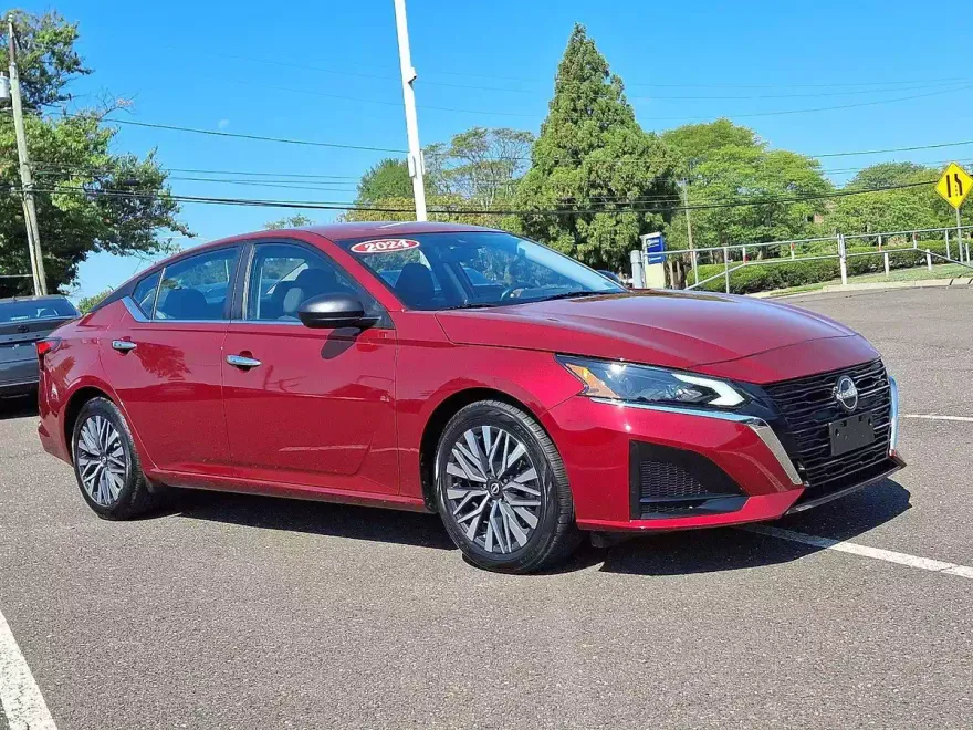 2024 Nissan Altima 2.5 SV photo 1
