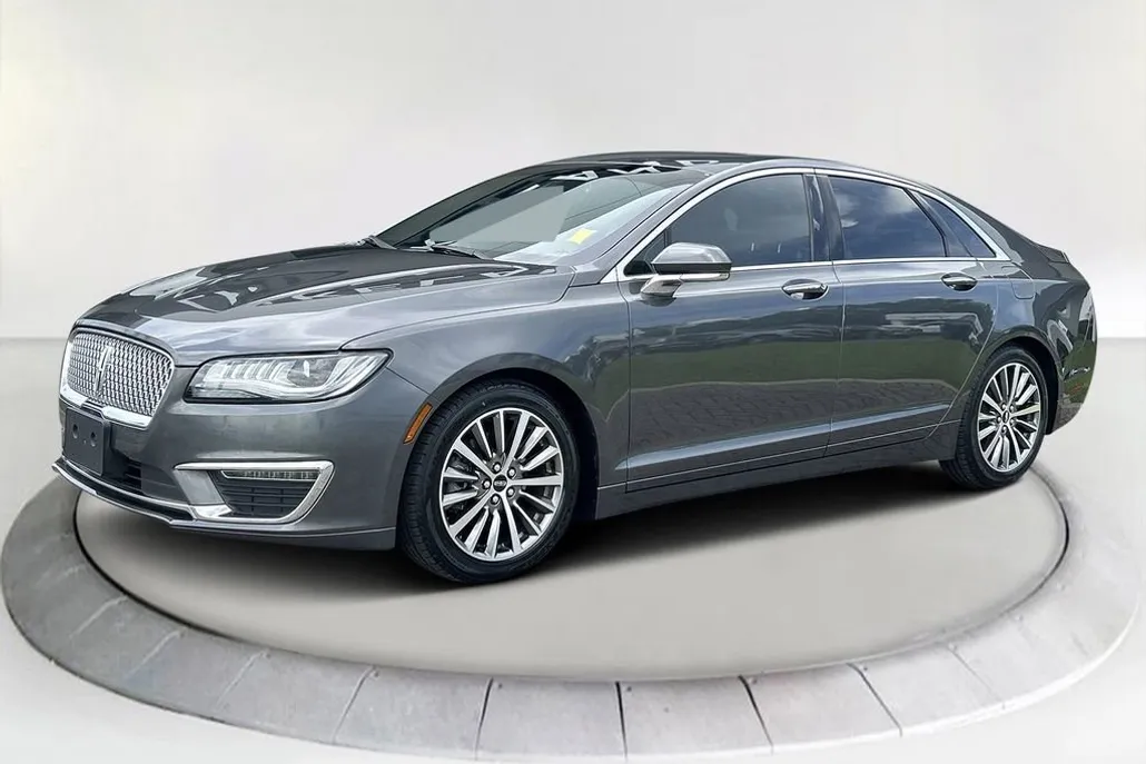 2020 Lincoln MKZ Standard photo 1