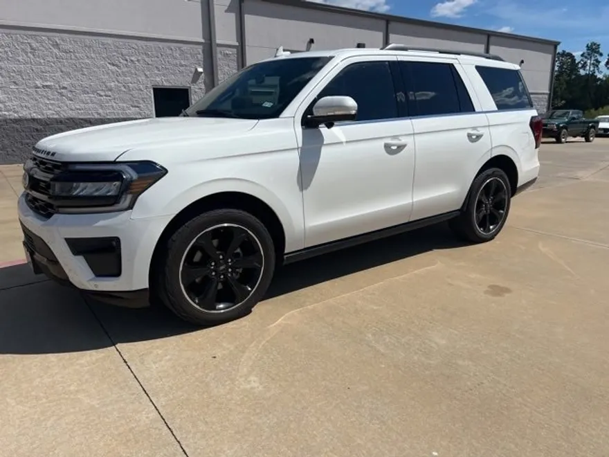2023 Ford Expedition Limited photo 1