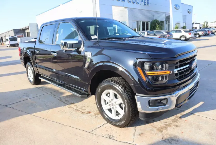 2025 Ford F-150 XLT photo 1