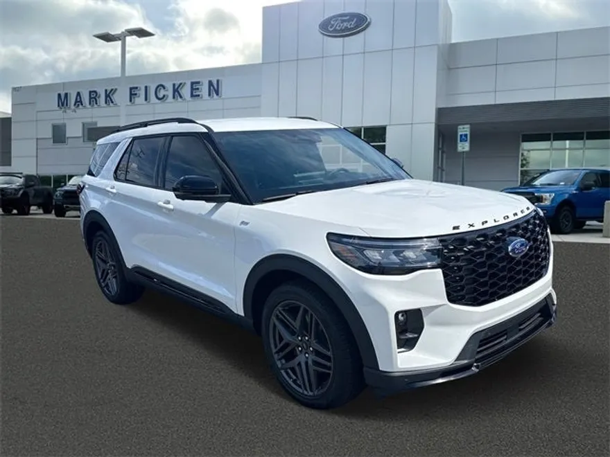 2025 Ford Explorer ST-Line photo 1