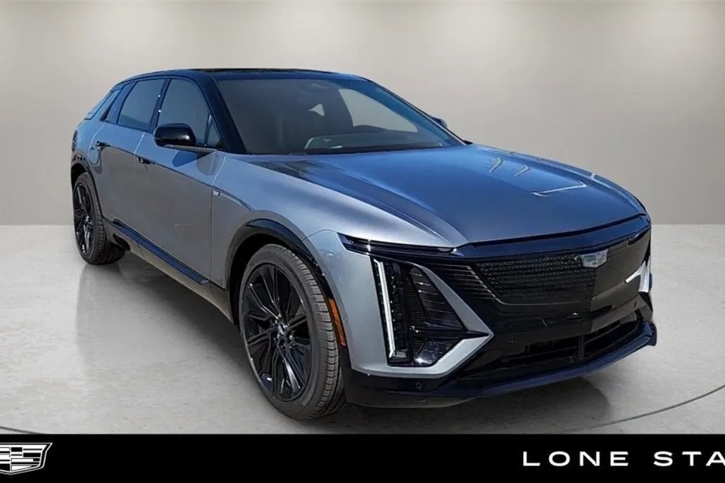 2025 Cadillac Lyriq Sport photo 1