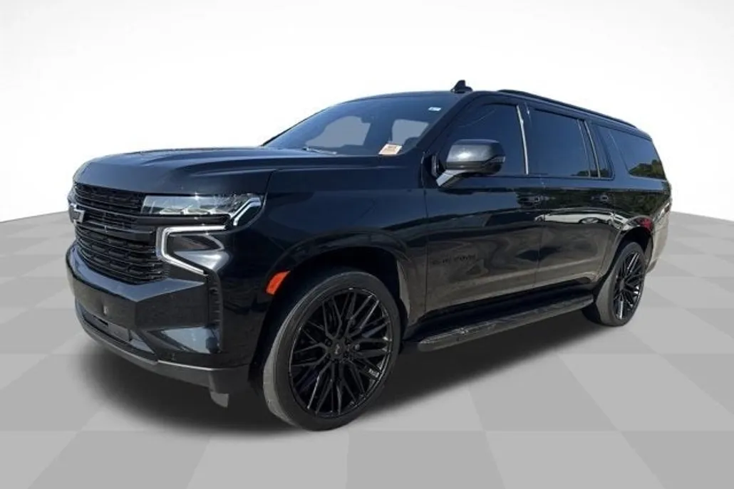 2023 Chevrolet Suburban RST photo 1
