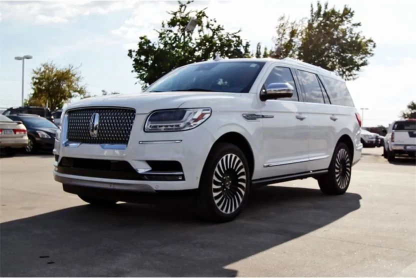 2021 Lincoln Navigator Black Label photo 1