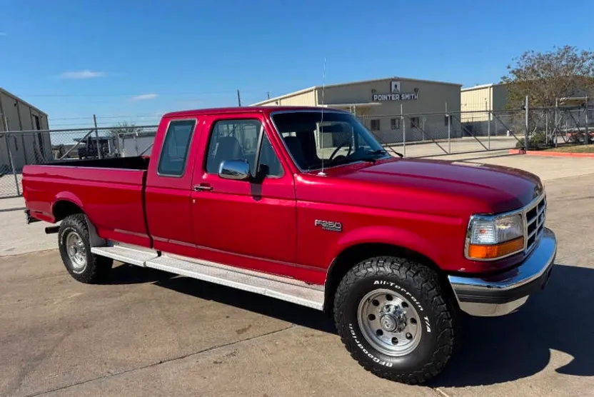 1995 Ford F-250 XLT photo 1