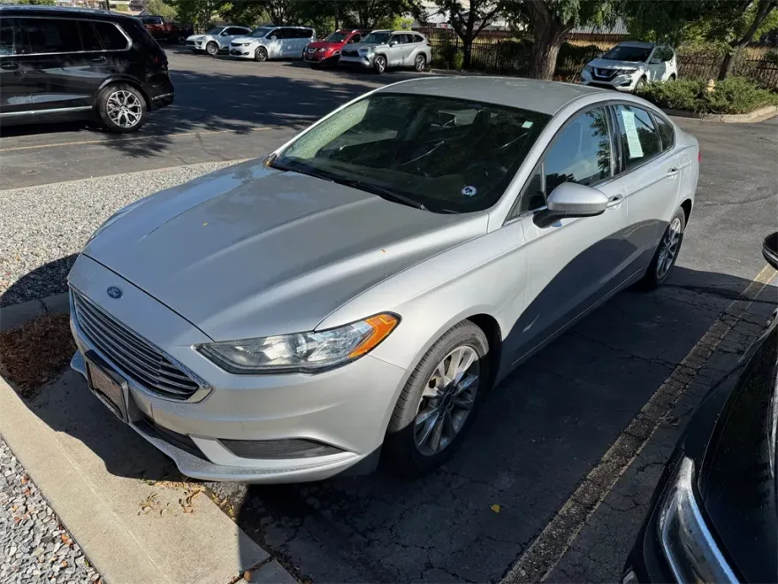 2017 Ford Fusion SE photo 1