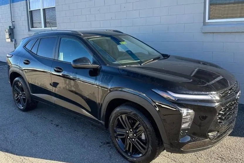 2025 Chevrolet Trax ACTIV photo 1