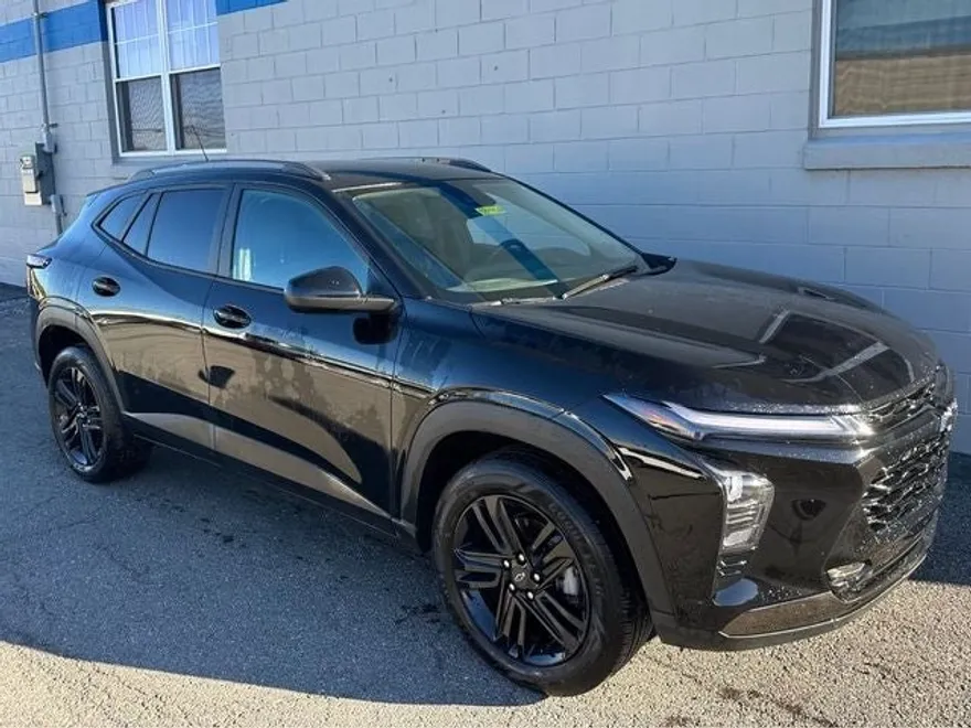 2025 Chevrolet Trax ACTIV photo 1