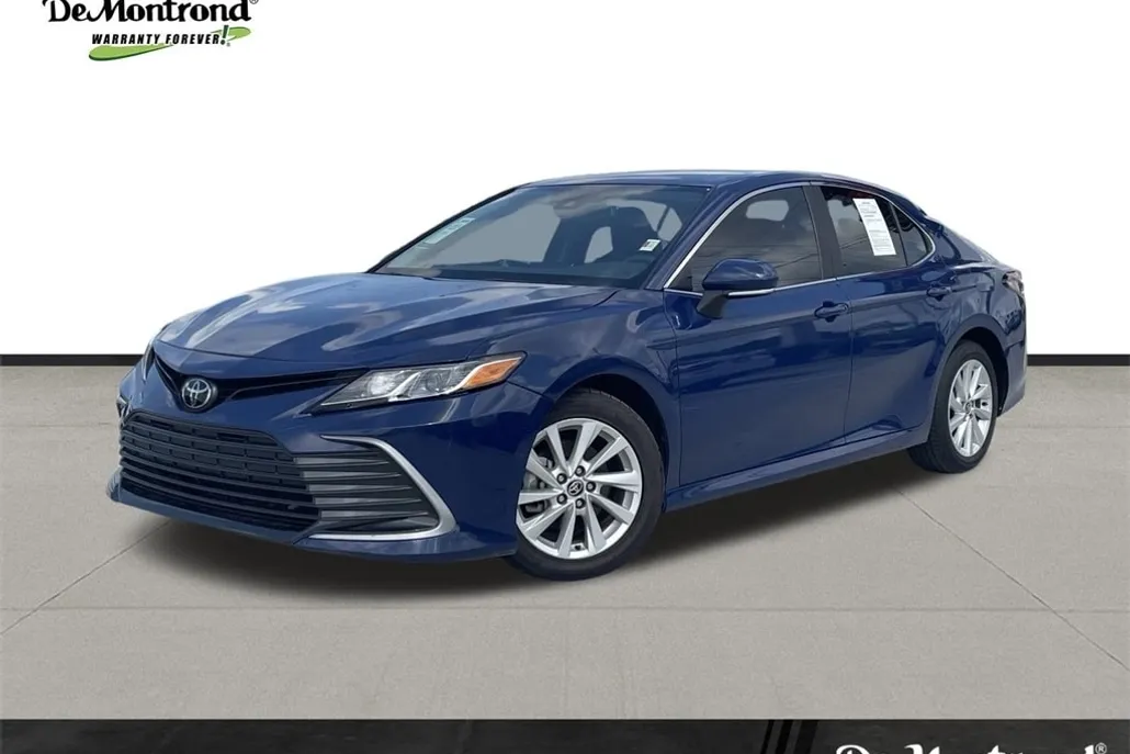 2024 Toyota Camry LE photo 1