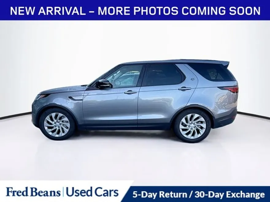 2024 Land Rover Discovery P300 S photo 1