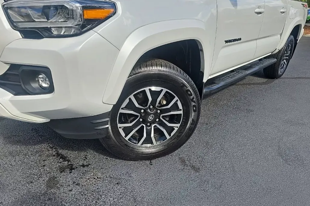2023 Toyota Tacoma TRD Sport photo 1