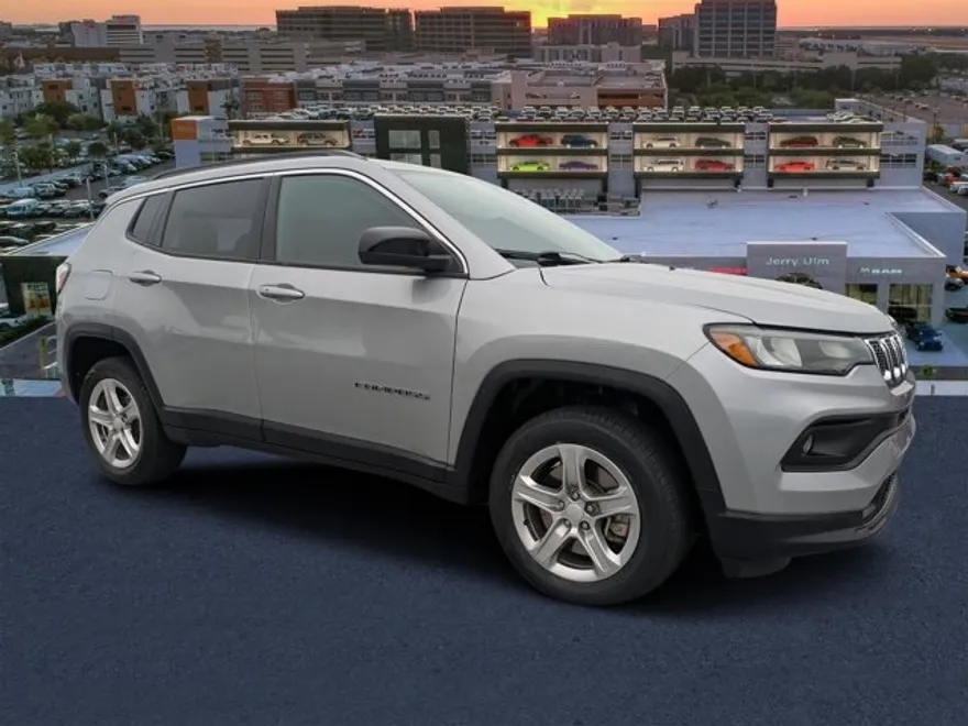 2024 Jeep Compass Latitude photo 1