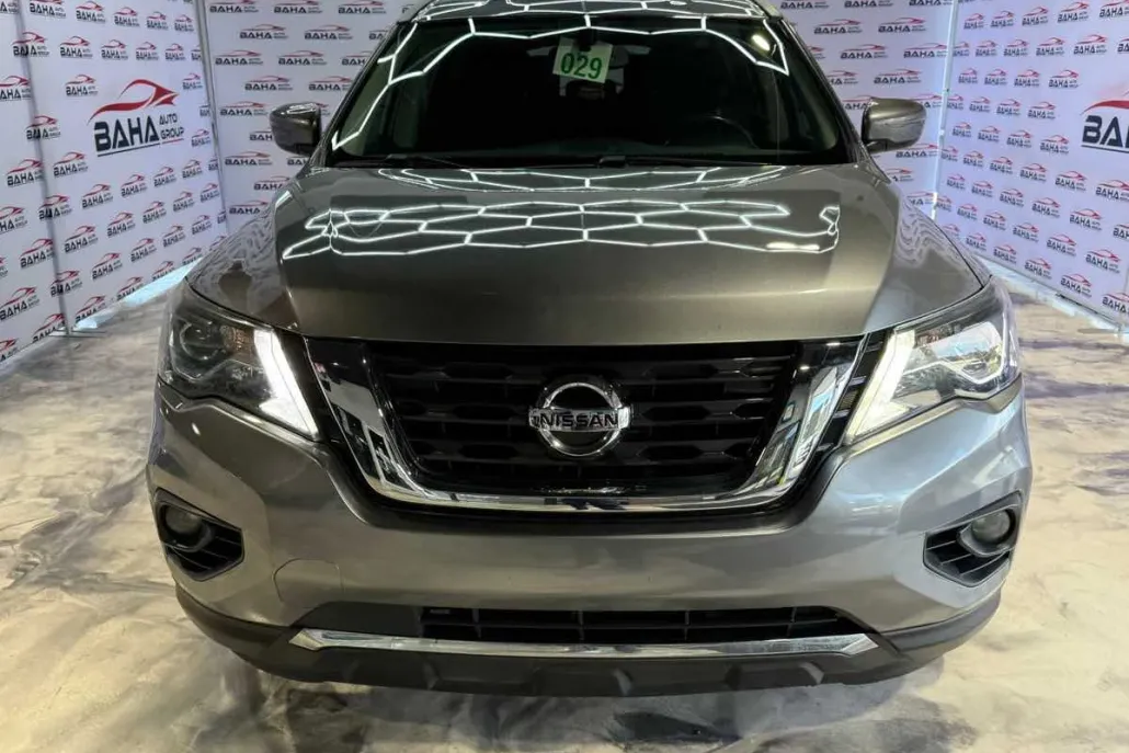 2018 Nissan Pathfinder SV photo 1