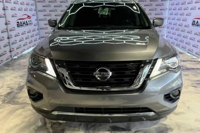 2018 Nissan Pathfinder SV photo 1
