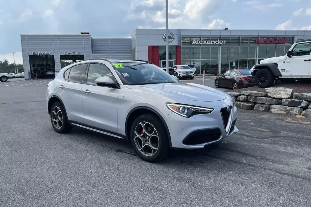 2022 Alfa Romeo Stelvio Ti photo 1