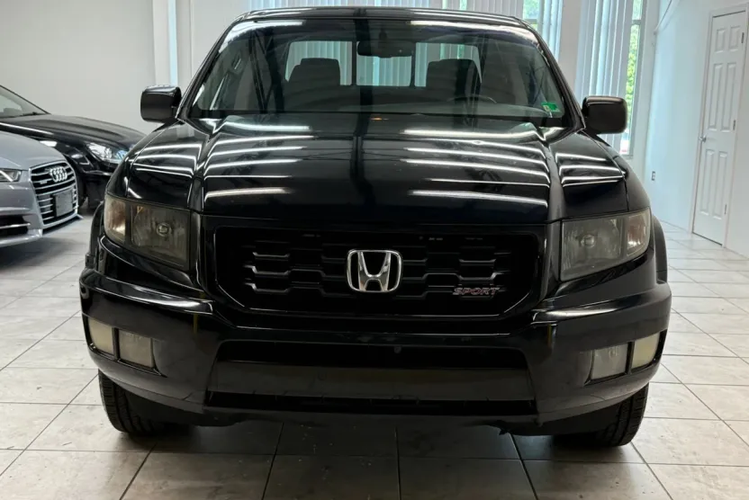 2013 Honda Ridgeline Sport photo 1