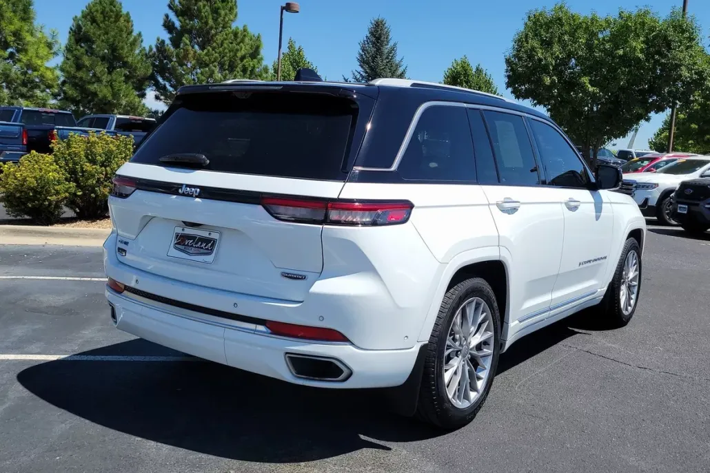 2022 Jeep Grand Cherokee Summit 4xe photo 1