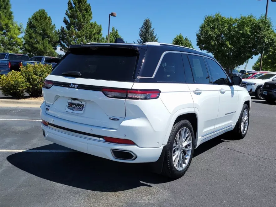 2022 Jeep Grand Cherokee Summit 4xe photo 1