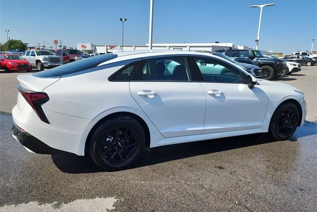 2025 Kia K5 LXS photo 1