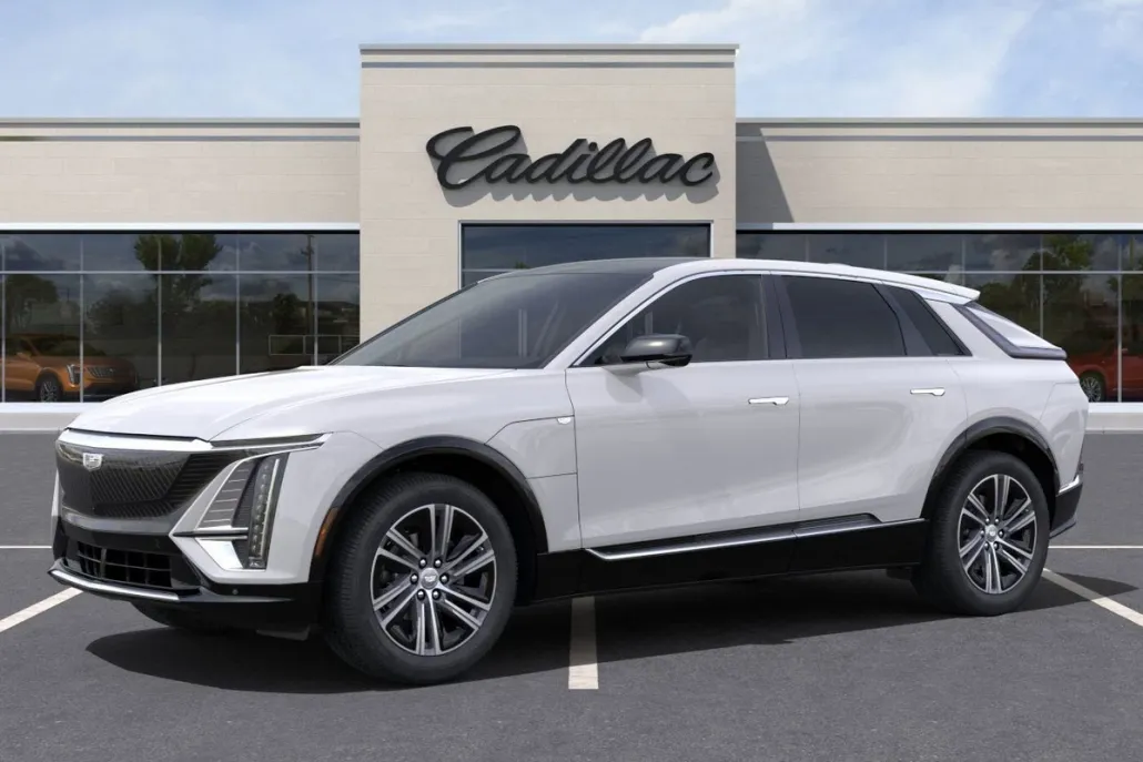 2025 Cadillac Lyriq Luxury photo 1