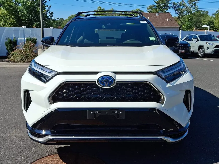 2022 Toyota RAV4 Prime XSE photo 1