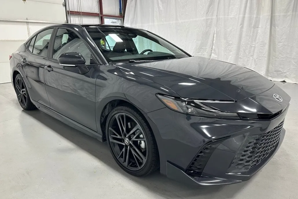 2025 Toyota Camry XSE photo 1