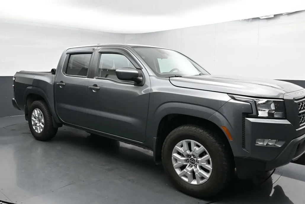 2022 Nissan Frontier Crew Cab SV photo 1