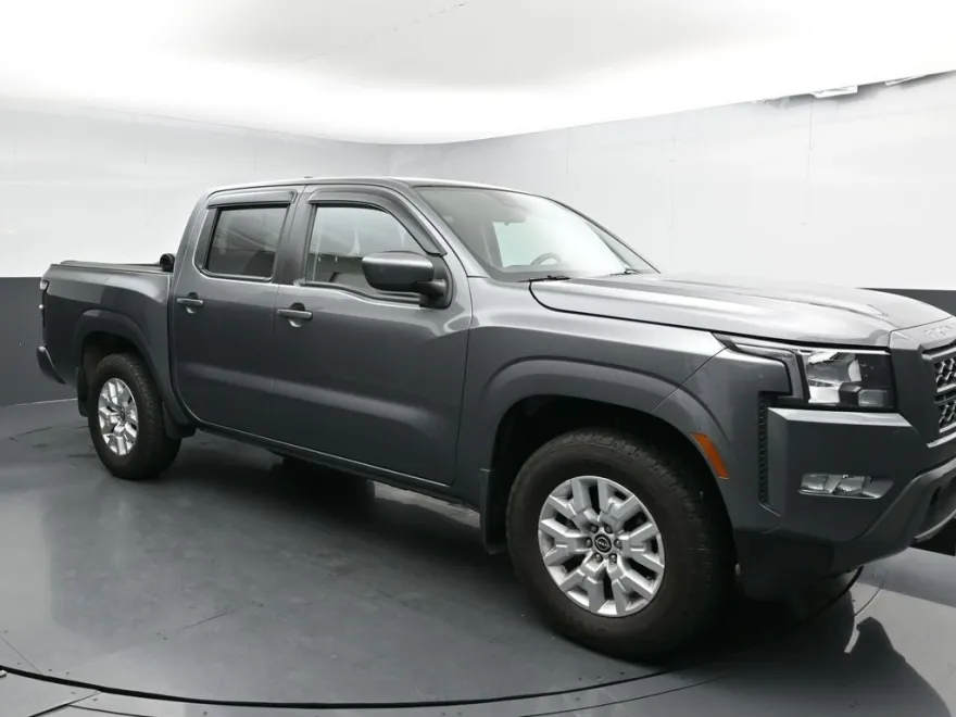 2022 Nissan Frontier Crew Cab SV photo 1