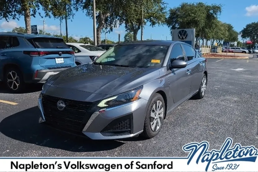 2023 Nissan Altima 2.5 S photo 1