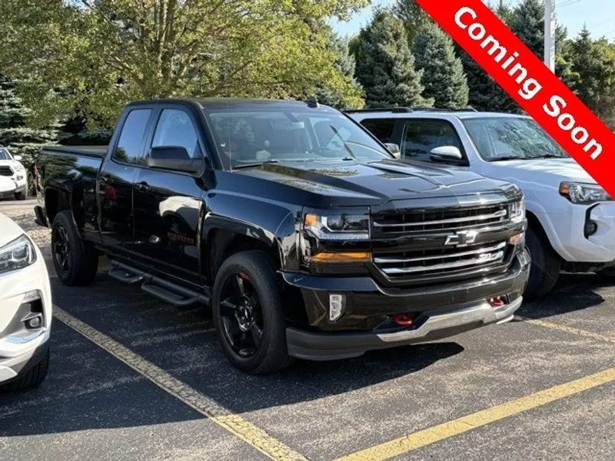 2019 Chevrolet Silverado 1500 LT photo 1