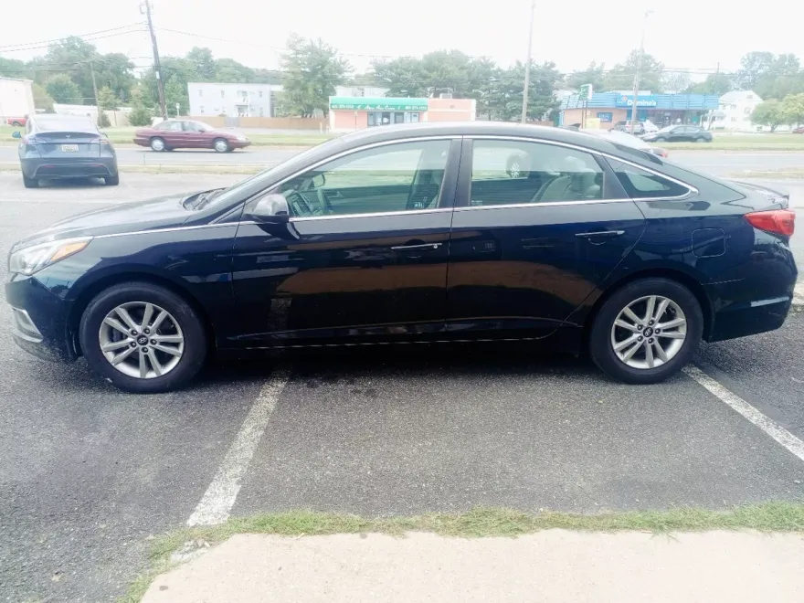 2016 Hyundai Sonata SE photo 1