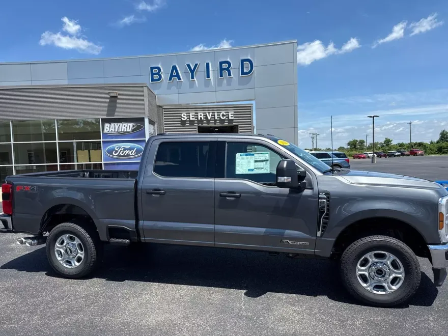 2025 Ford F-250 XLT photo 1