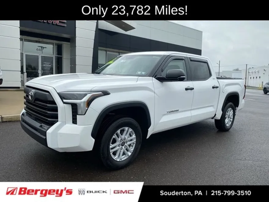 2023 Toyota Tundra SR5 photo 1