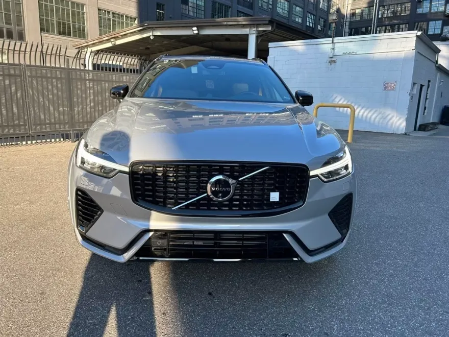 2025 Volvo XC60 Hybrid T8 Polestar photo 1