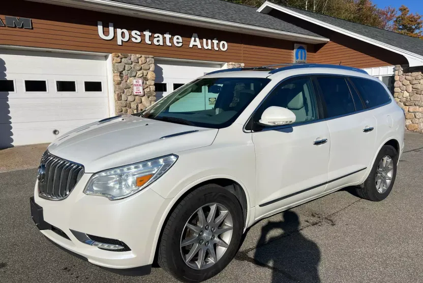 2017 Buick Enclave Leather photo 1