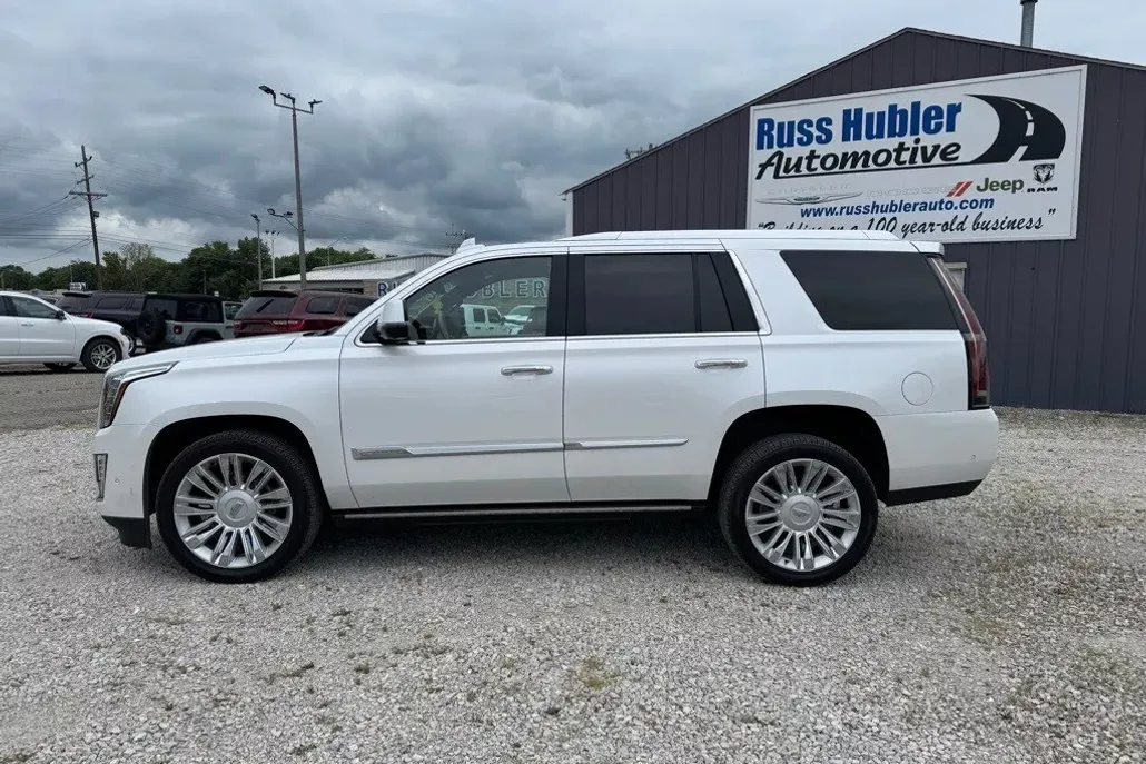 2018 Cadillac Escalade Platinum photo 1