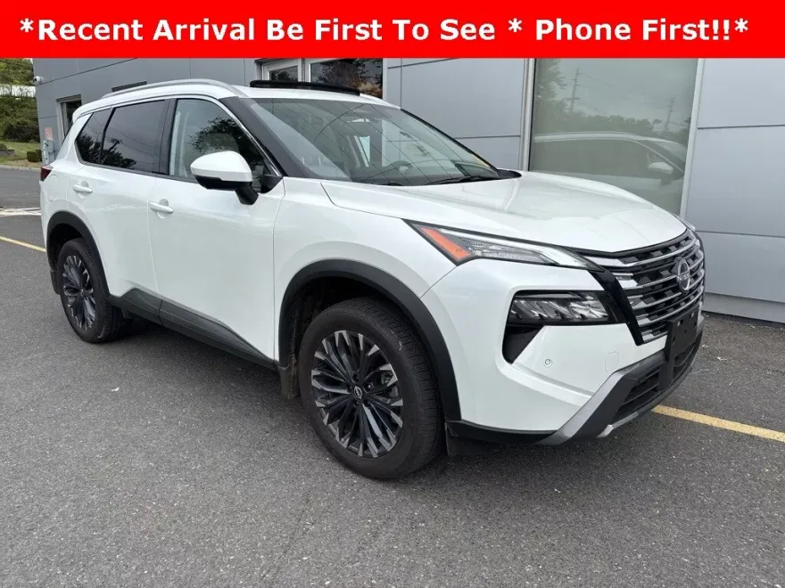 2025 Nissan Rogue SL photo 1