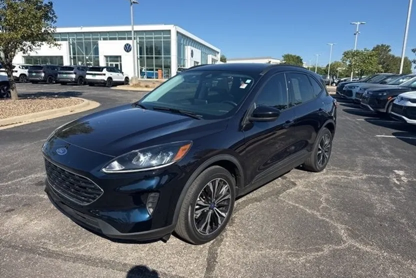 2021 Ford Escape SE Hybrid photo 1