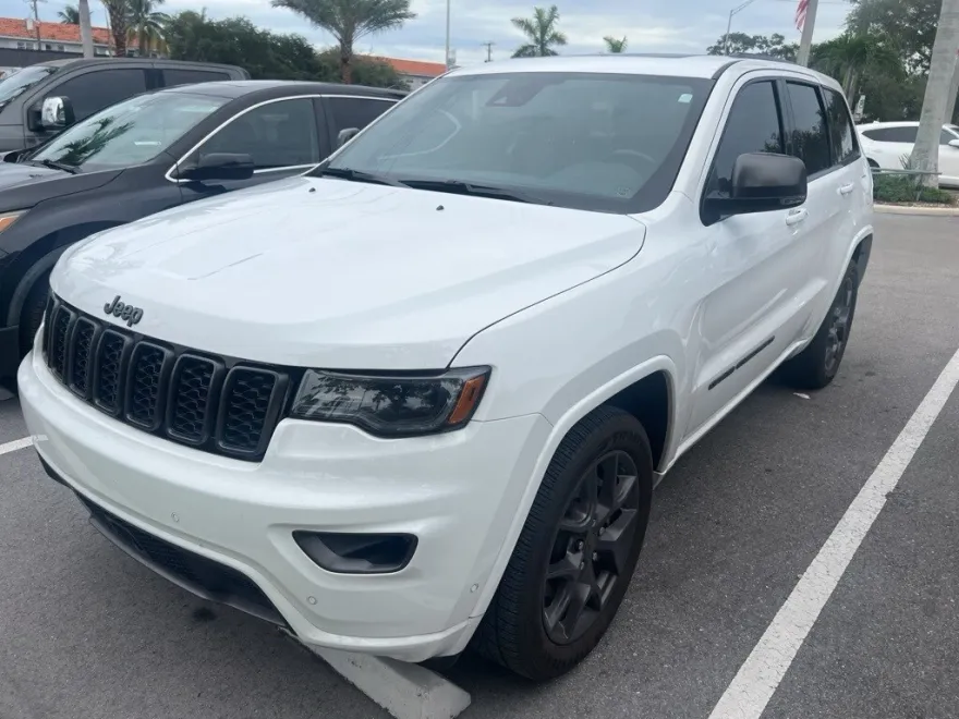 2021 Jeep Grand Cherokee Anniversary Edition photo 1