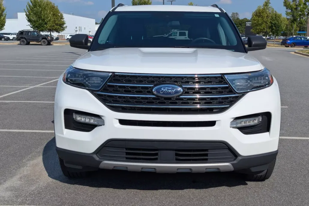 2022 Ford Explorer XLT photo 1